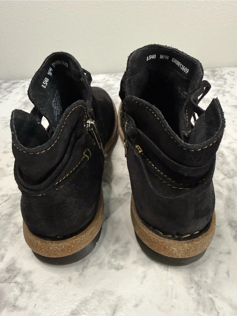 Born Black Women's Suede Leather Ankle Boots size 8 1/2